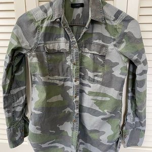 J Crew Camo Women’s Shirt S
